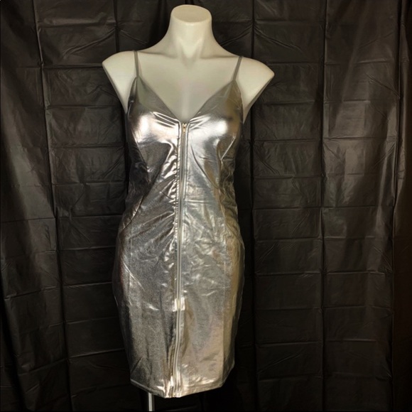 Haute Monde Dresses & Skirts - Haute Monde METALLIC NIGHT OUT BODYCON DRESS L